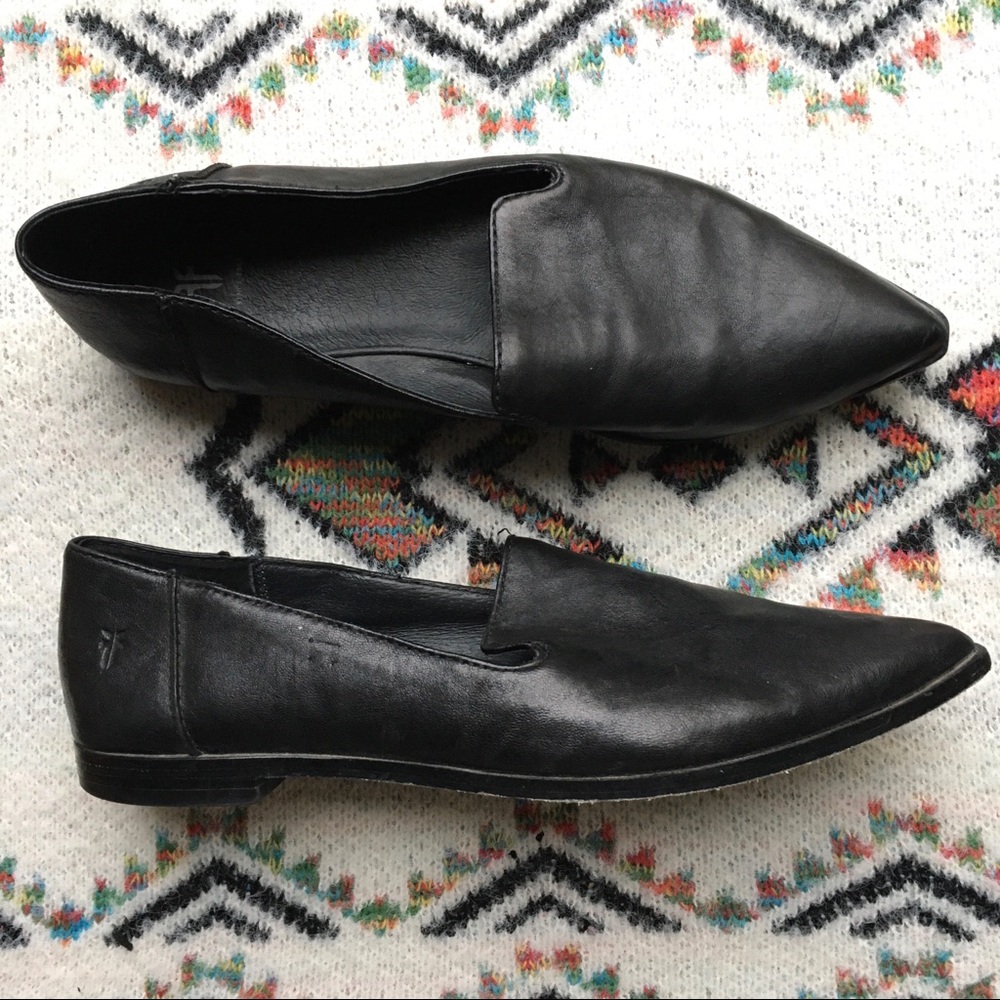 Frye Kenzie Venetian Black Leather Flats -  Size. 7.5